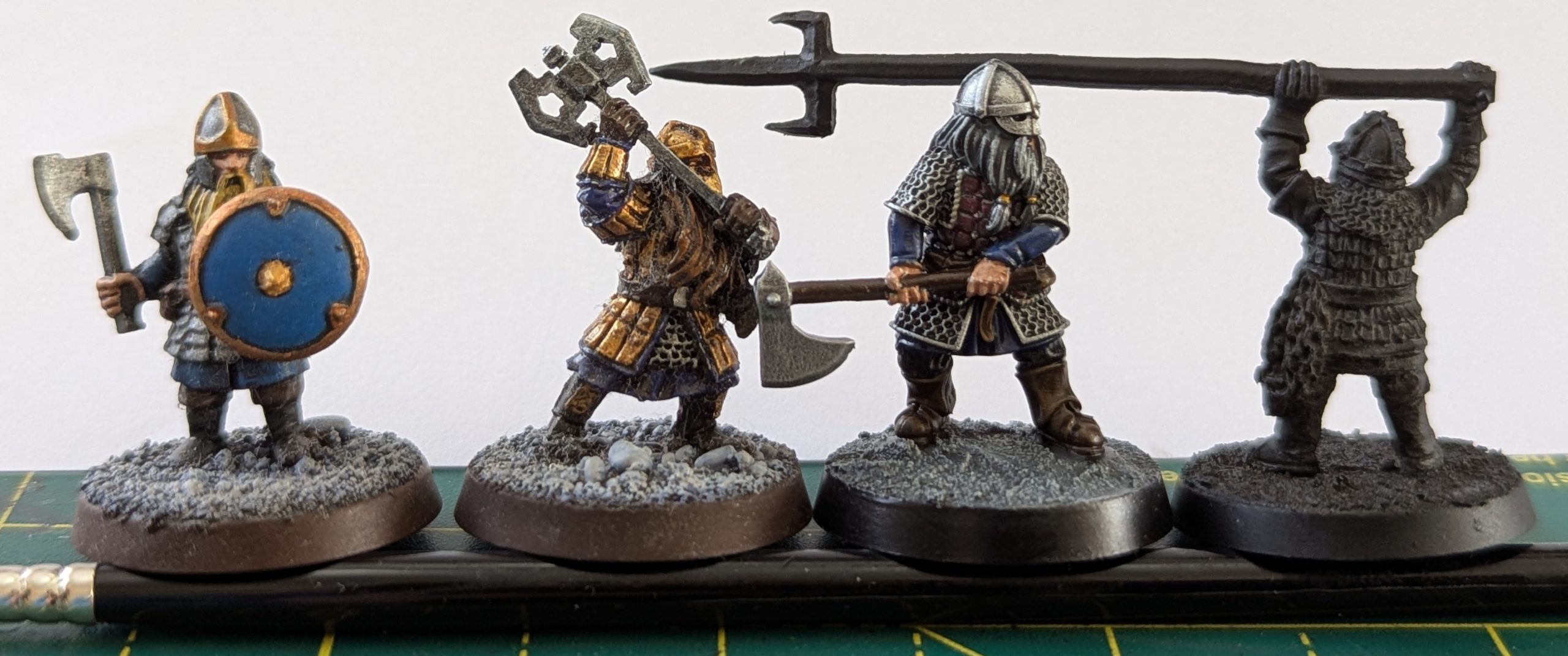 Comparison of Medbury and GW Dwarves - credit Thundercloud